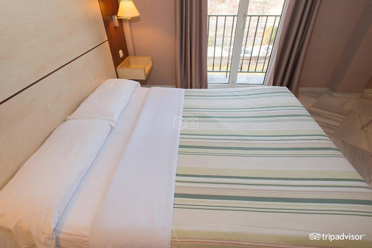 Hotel Villa Blanca Альболоте Экстерьер фото